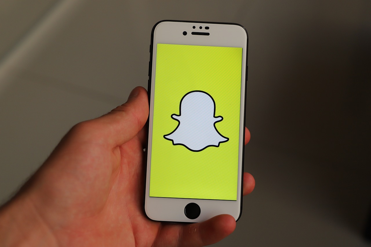 Cum să trimiți o imagine ca instantaneu pe Snapchat?